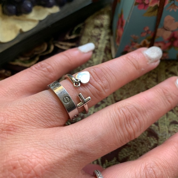 Beautiful 925 silver Cross dangling heart adjustable ring - Picture 6 of 7